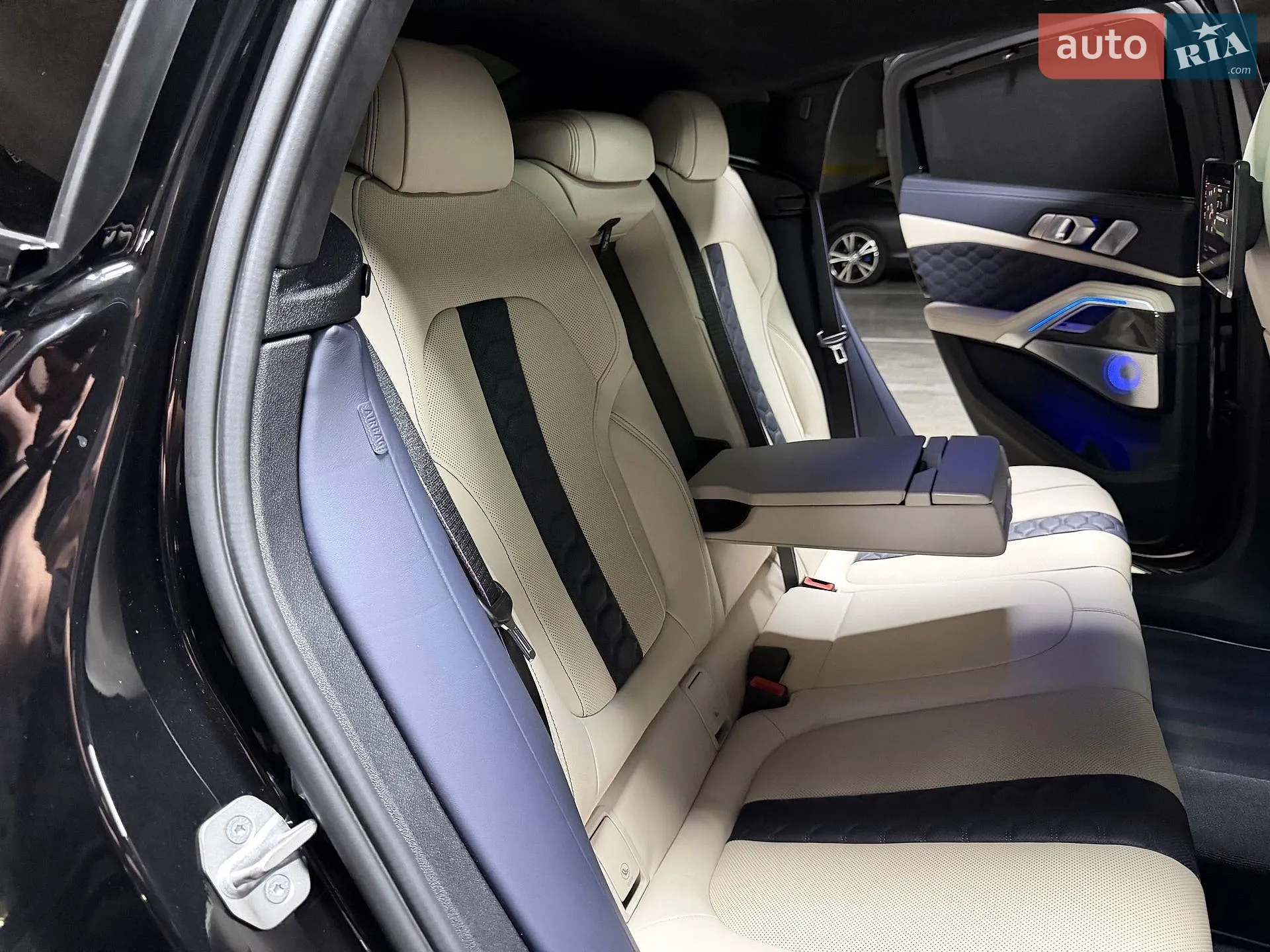 2022 BMW X6 M - мініатюра 87