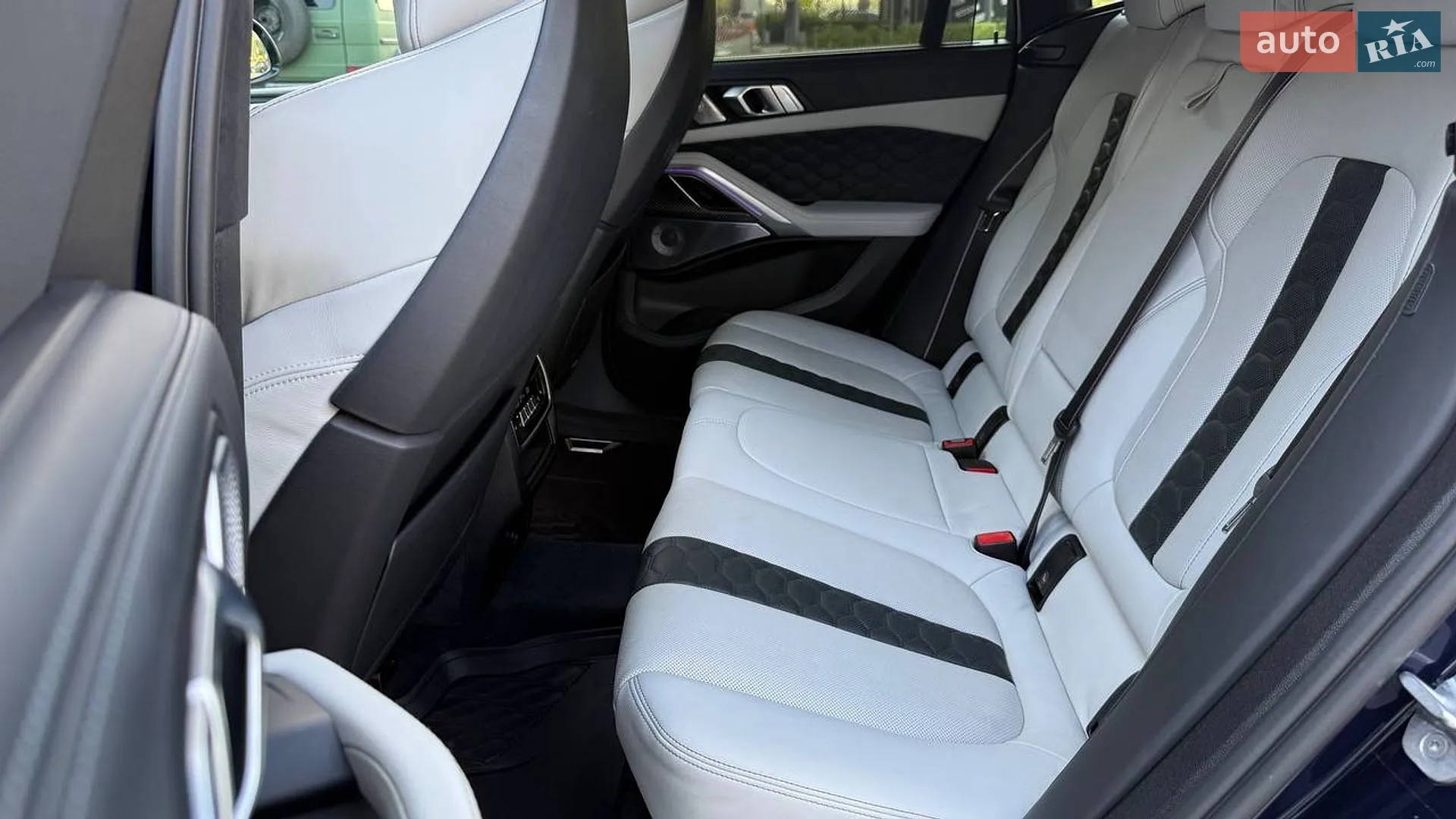 2022 BMW X6 M - мініатюра 13