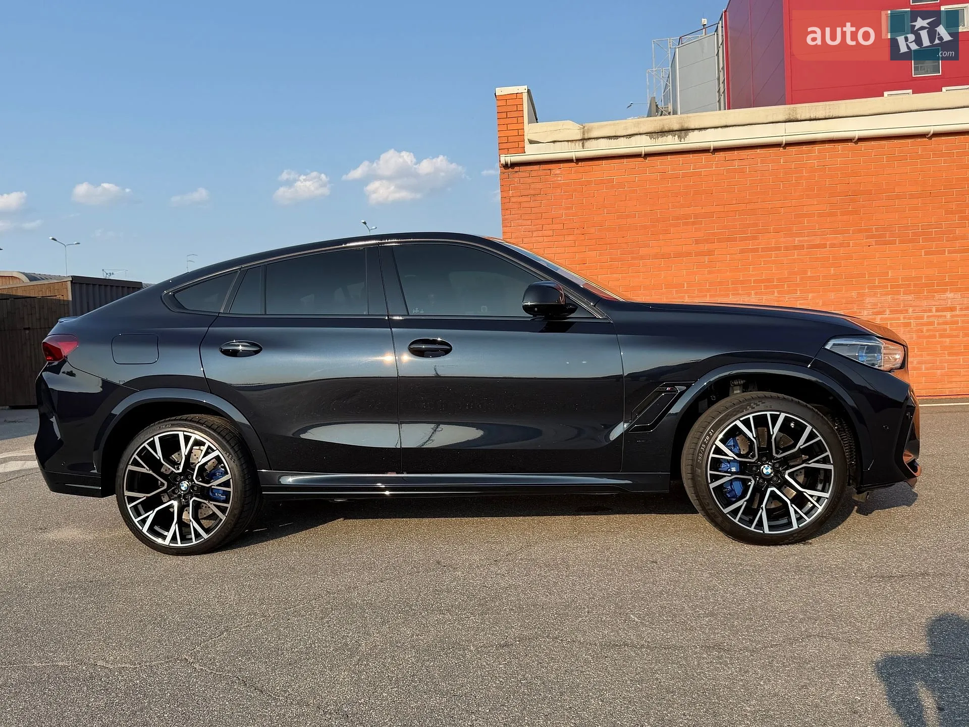 2021 BMW X6 M - мініатюра 9