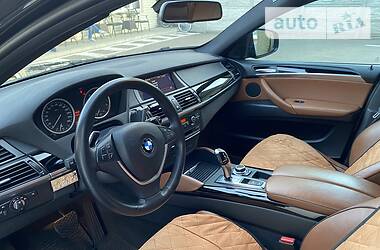 Позашляховик / Кросовер BMW X6 2011 в 