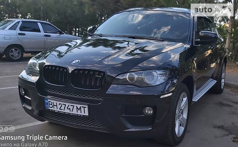 Позашляховик / Кросовер BMW X6 2011 в 