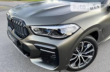 Позашляховик / Кросовер BMW X6 2021 в 