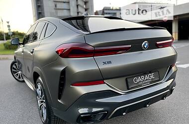 Позашляховик / Кросовер BMW X6 2021 в 