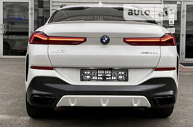 Позашляховик / Кросовер BMW X6 2022 в 