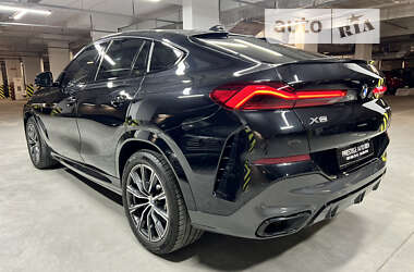 Позашляховик / Кросовер BMW X6 2021 в 