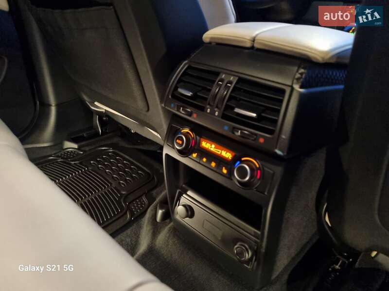 Внедорожник / Кроссовер BMW X6 2011 в Ровно