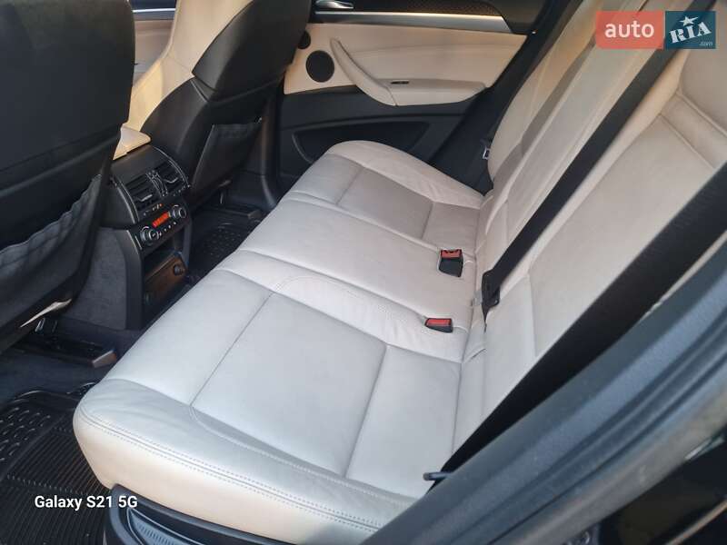 Внедорожник / Кроссовер BMW X6 2011 в Ровно
