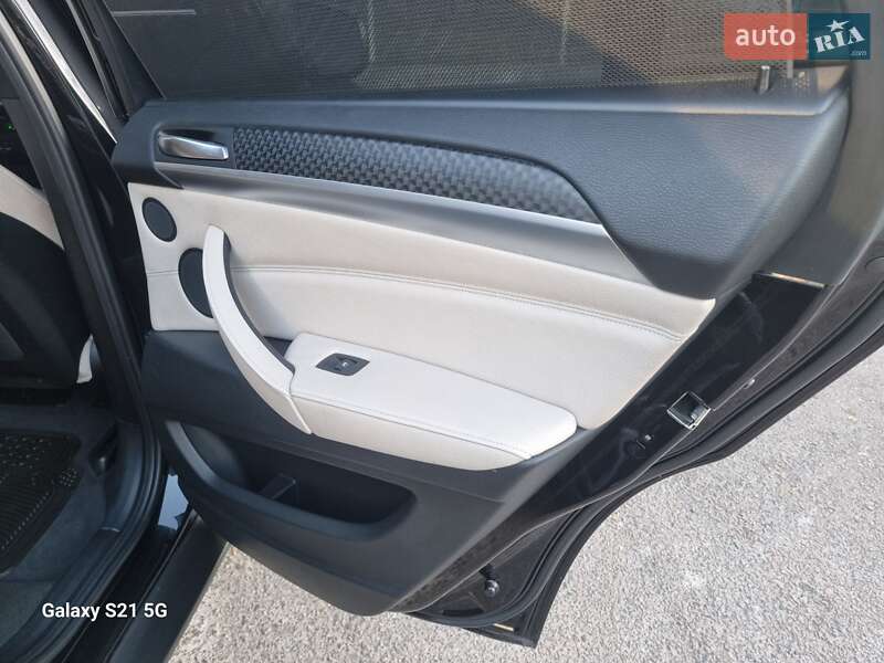 Внедорожник / Кроссовер BMW X6 2011 в Ровно