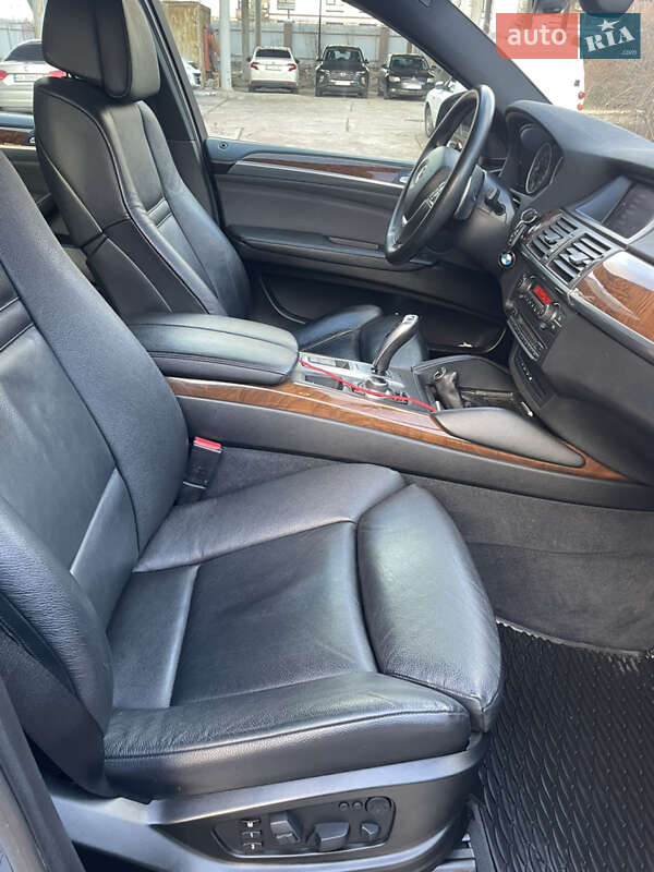 Внедорожник / Кроссовер BMW X6 2013 в Киеве