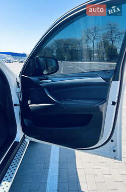 Позашляховик / Кросовер BMW X6 2011 в 