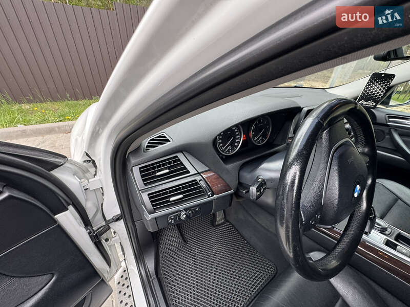 Внедорожник / Кроссовер BMW X6 2012 в Буче