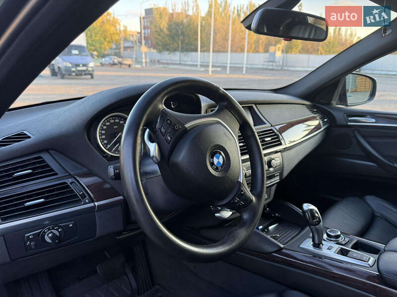 Внедорожник / Кроссовер BMW X6 2010 в Николаеве