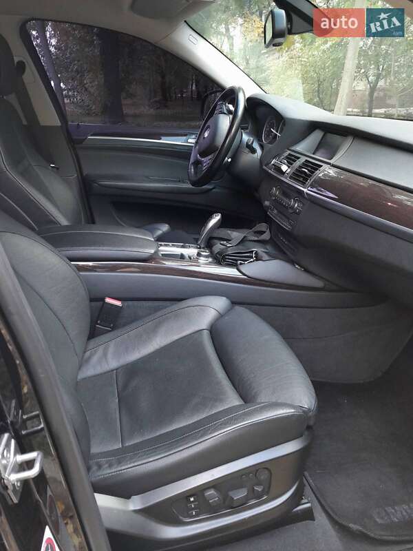 Внедорожник / Кроссовер BMW X6 2011 в Запорожье