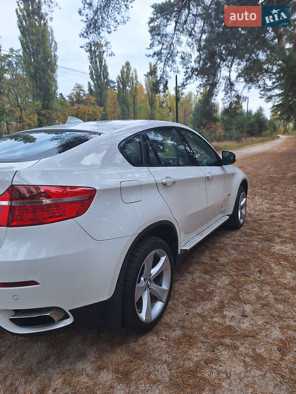 Внедорожник / Кроссовер BMW X6 2010 в Ахтырке