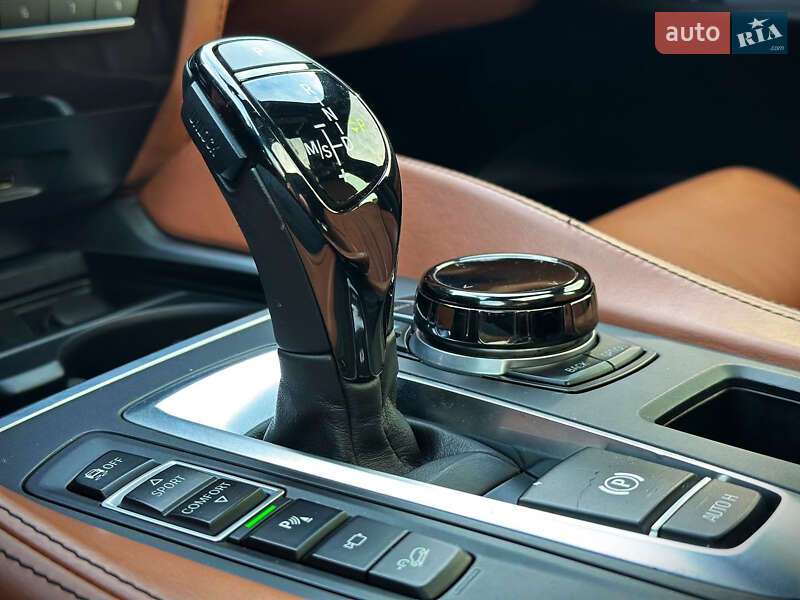 Внедорожник / Кроссовер BMW X6 2016 в Киеве