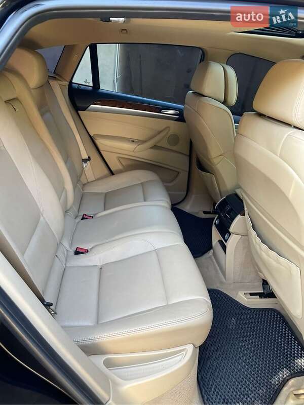 Позашляховик / Кросовер BMW X6 2011 в Чернівцях