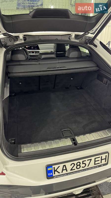 Внедорожник / Кроссовер BMW X6 2021 в Киеве