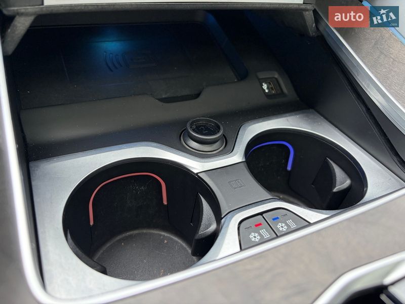 Внедорожник / Кроссовер BMW X6 2023 в Киеве