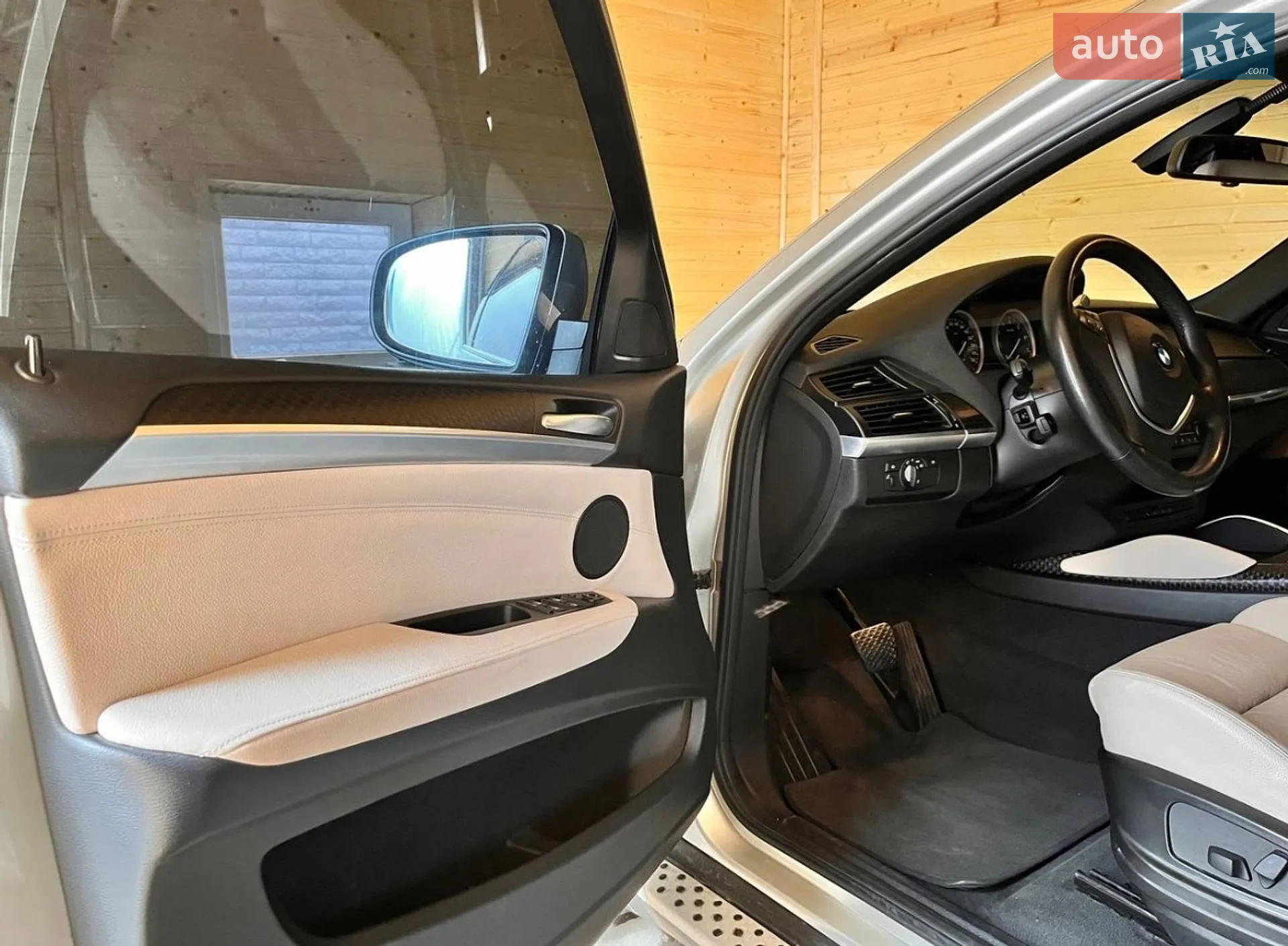 2010 BMW X6 - мініатюра 12