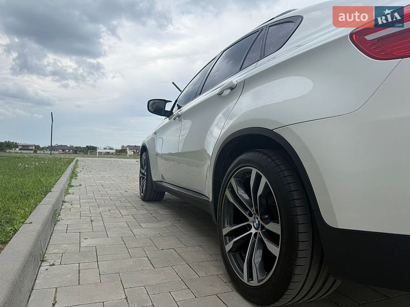 Внедорожник / Кроссовер BMW X6 2011 в Ровно