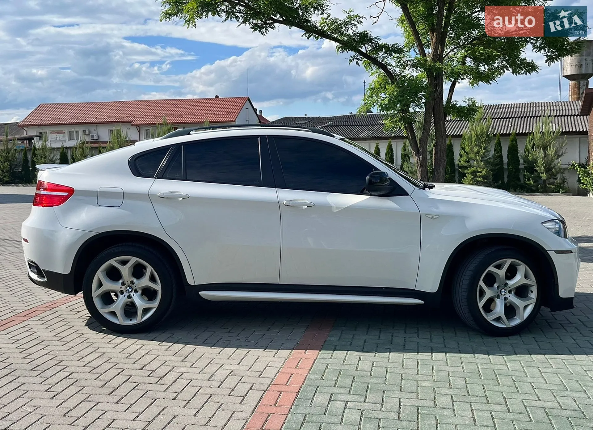 2010 BMW X6 - мініатюра 9
