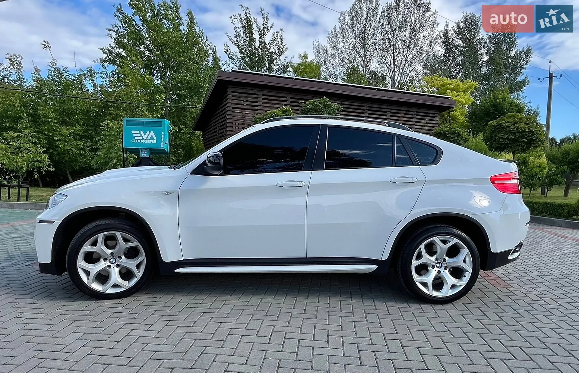 2010 BMW X6 - мініатюра 21