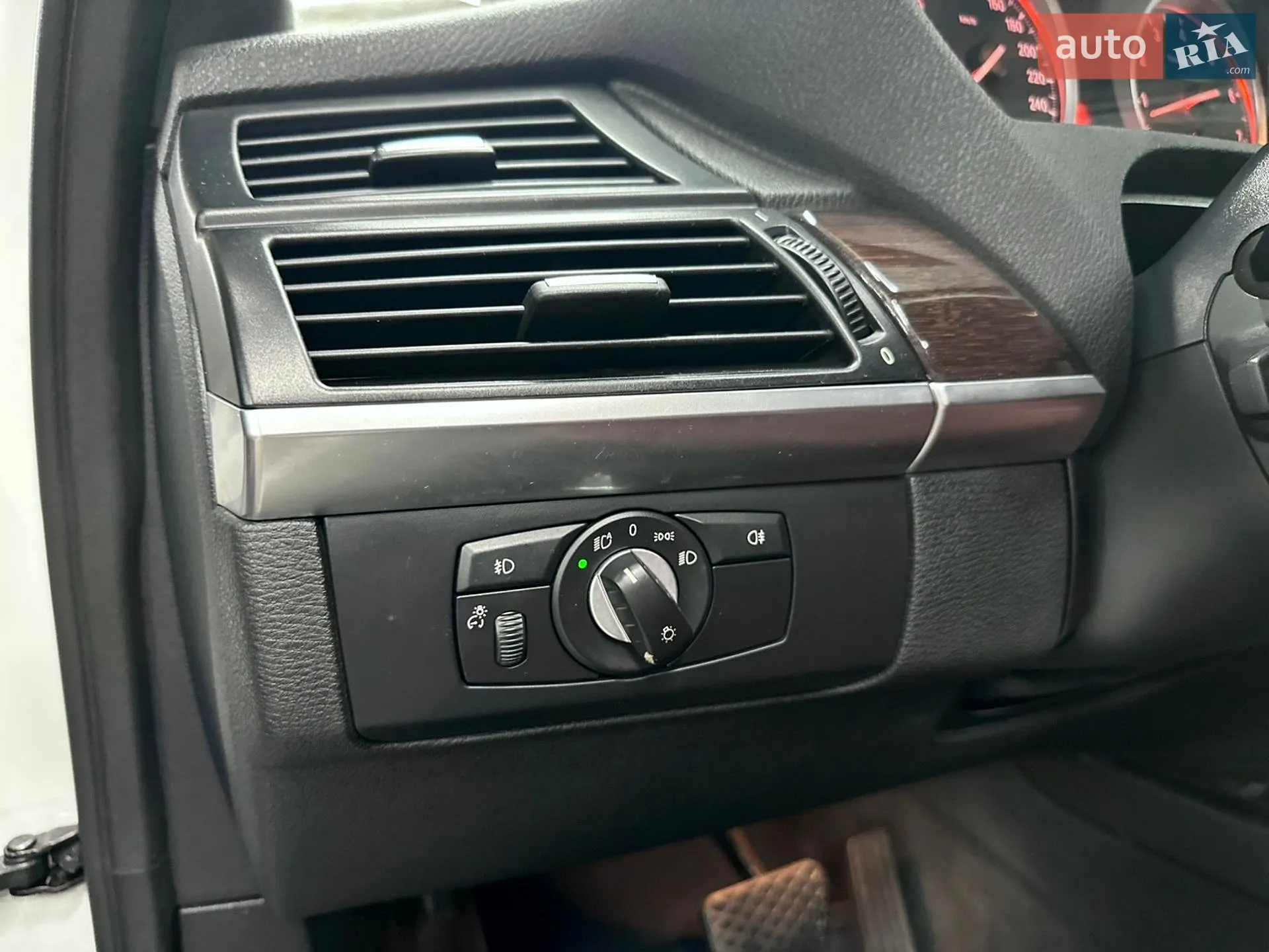 2010 BMW X6 - мініатюра 20
