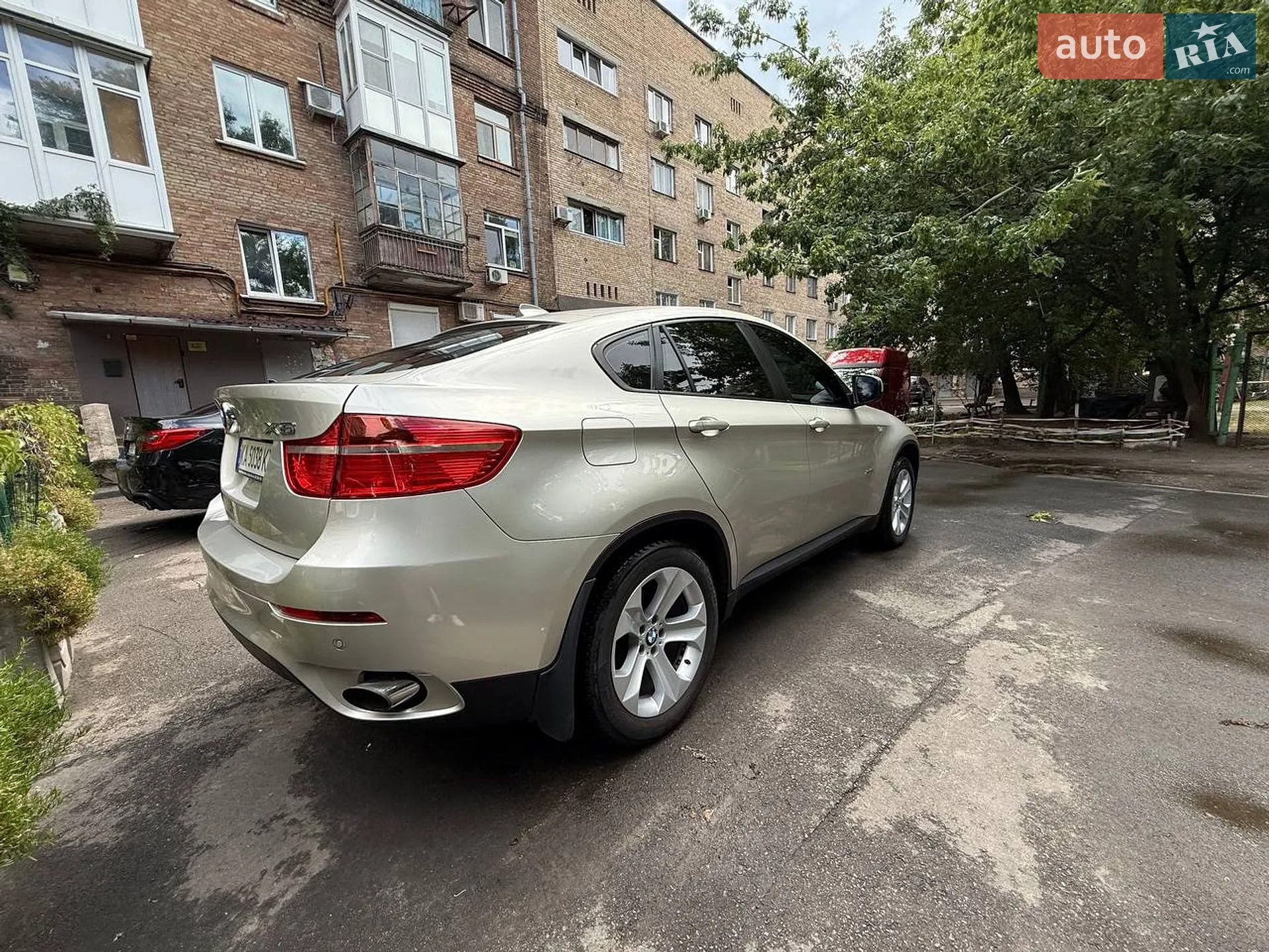 2010 BMW X6 - мініатюра 22