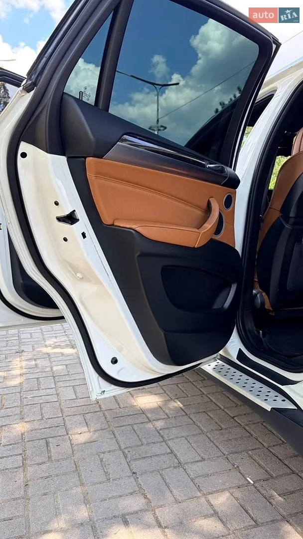 2010 BMW X6 - мініатюра 27