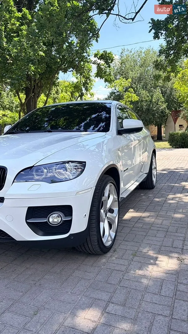 2010 BMW X6 - мініатюра 2
