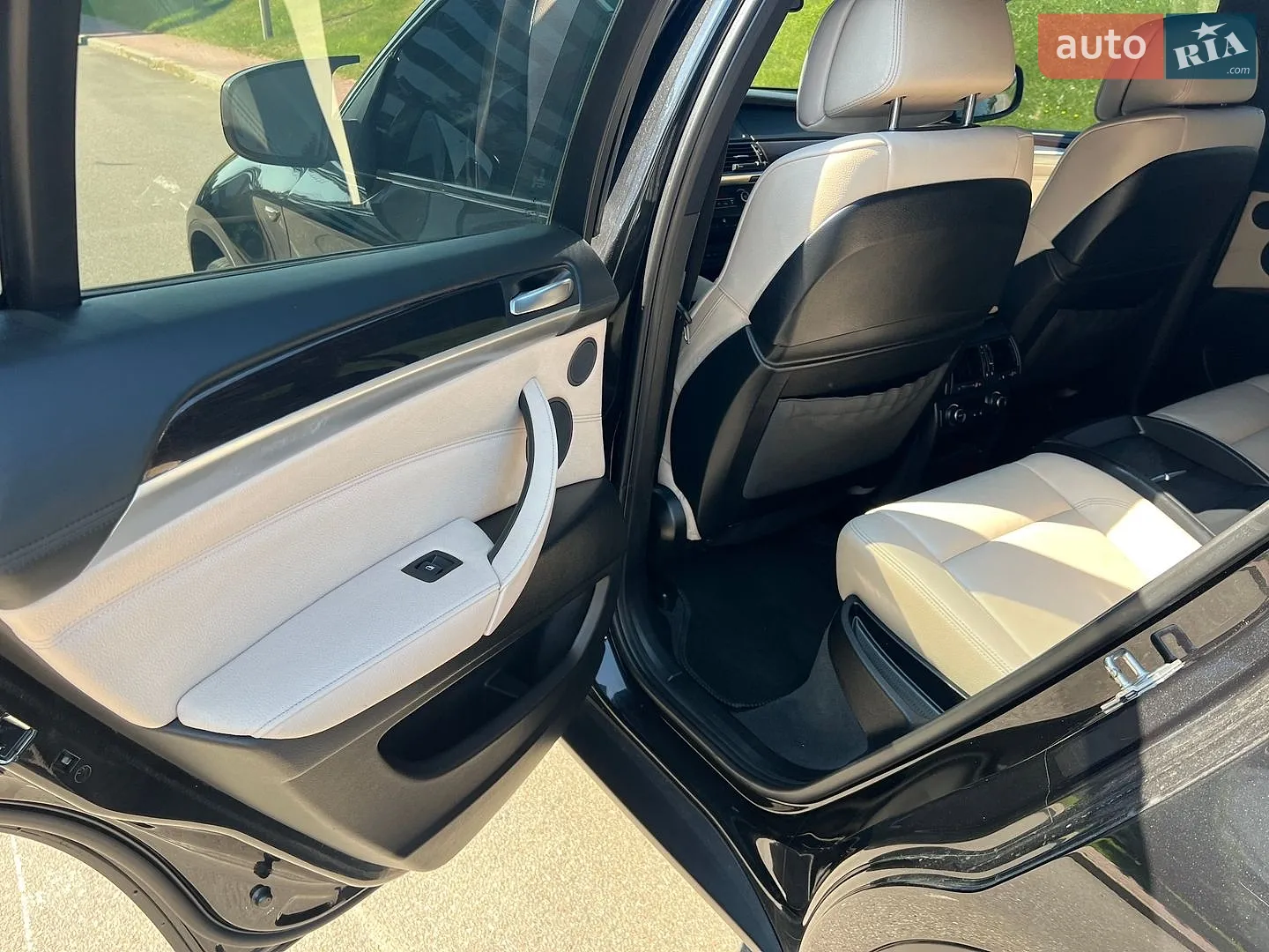 2011 BMW X6 - мініатюра 15