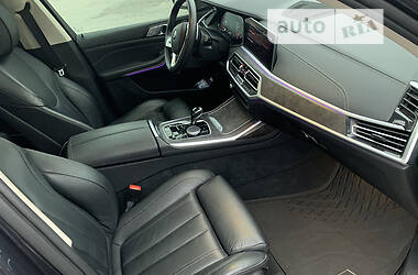 Позашляховик / Кросовер BMW X7 2020 в 