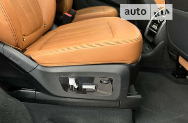 Позашляховик / Кросовер BMW X7 2020 в 