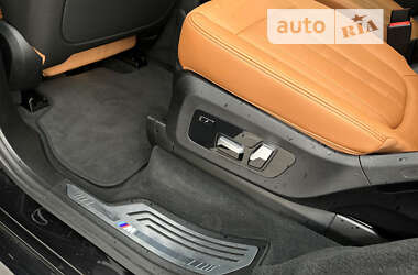 Позашляховик / Кросовер BMW X7 2020 в 