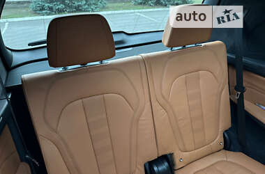 Позашляховик / Кросовер BMW X7 2020 в 