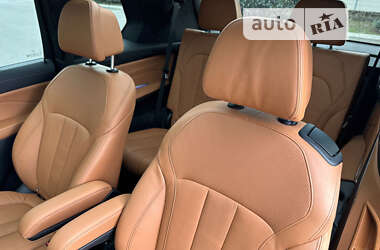 Позашляховик / Кросовер BMW X7 2020 в 
