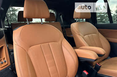 Позашляховик / Кросовер BMW X7 2020 в 