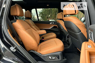 Позашляховик / Кросовер BMW X7 2020 в 