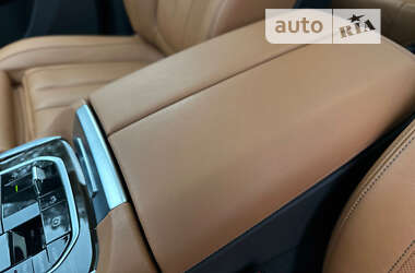 Позашляховик / Кросовер BMW X7 2020 в 