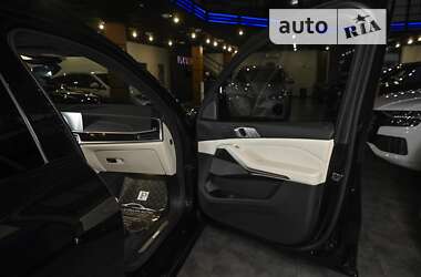 Позашляховик / Кросовер BMW X7 2020 в 