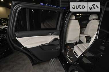 Позашляховик / Кросовер BMW X7 2020 в 