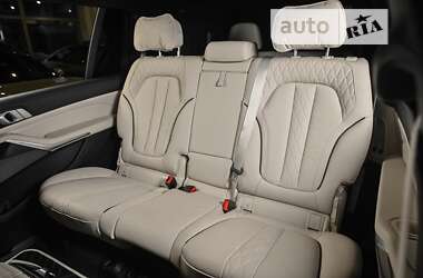 Позашляховик / Кросовер BMW X7 2020 в 