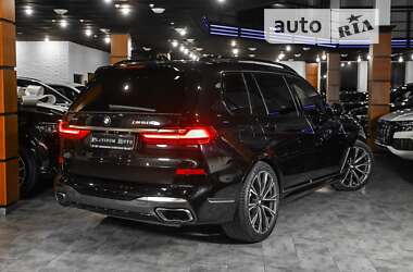 Позашляховик / Кросовер BMW X7 2020 в 