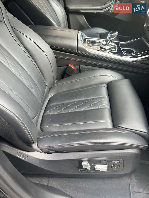 Внедорожник / Кроссовер BMW X7 2019 в Ужгороде