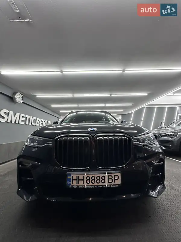 Позашляховик / Кросовер BMW X7 2021 в 