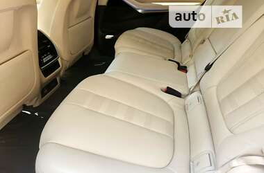 Позашляховик / Кросовер BMW X7 2019 в 