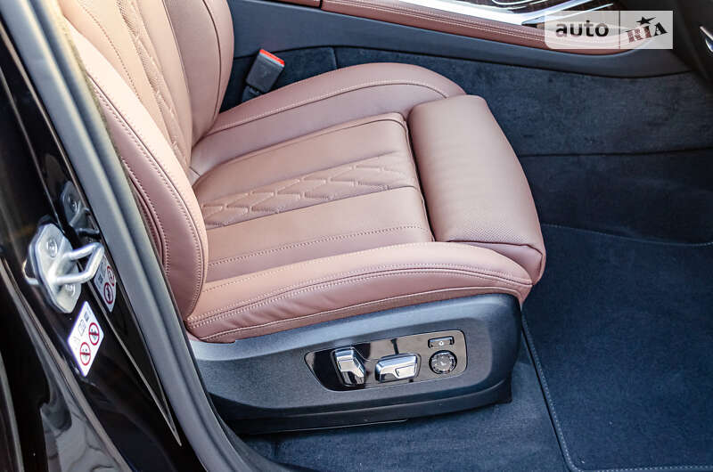Позашляховик / Кросовер BMW X7 2023 в Києві