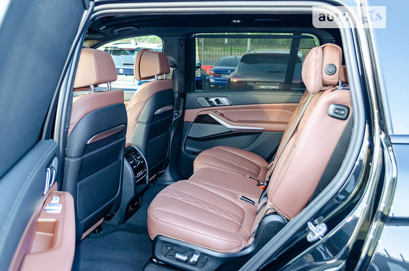 Позашляховик / Кросовер BMW X7 2023 в Києві