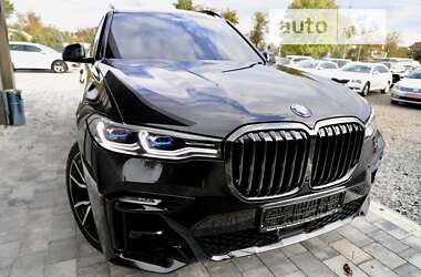 Позашляховик / Кросовер BMW X7 2022 в 