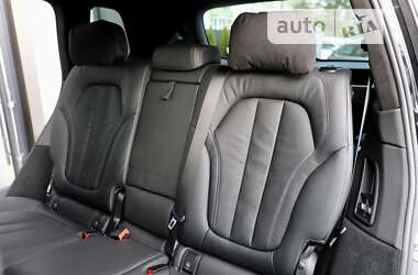 Позашляховик / Кросовер BMW X7 2022 в 